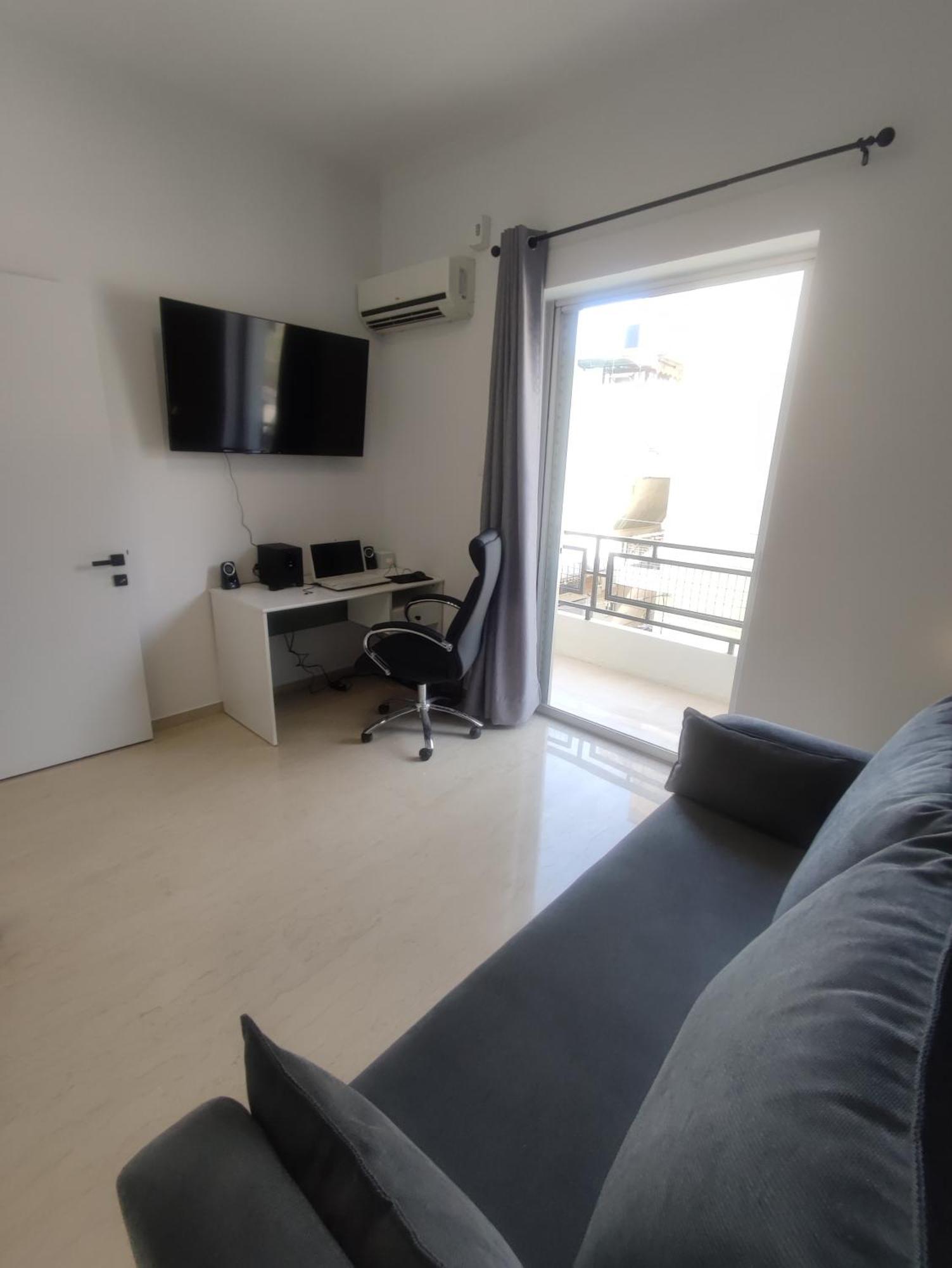 Ny 4 Apartment *